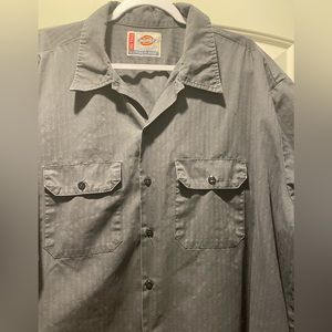 Dickies Short Sleeve Shirt, Men’s 3XLT Two Pocket Work Shirt. Dark Gray